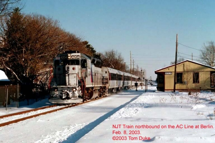 Atlantic City Line train at Berlin, NJ in 2003.  By Tom Duke.
